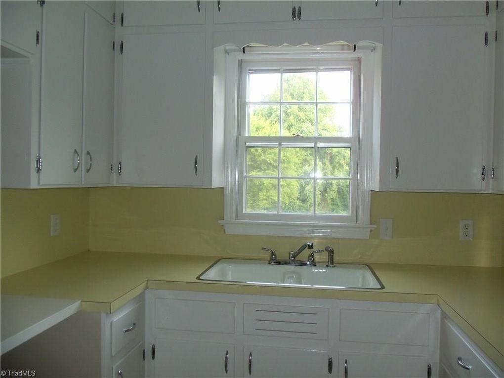 4224 Robinhood Rd #NA - Photo 7 of 10