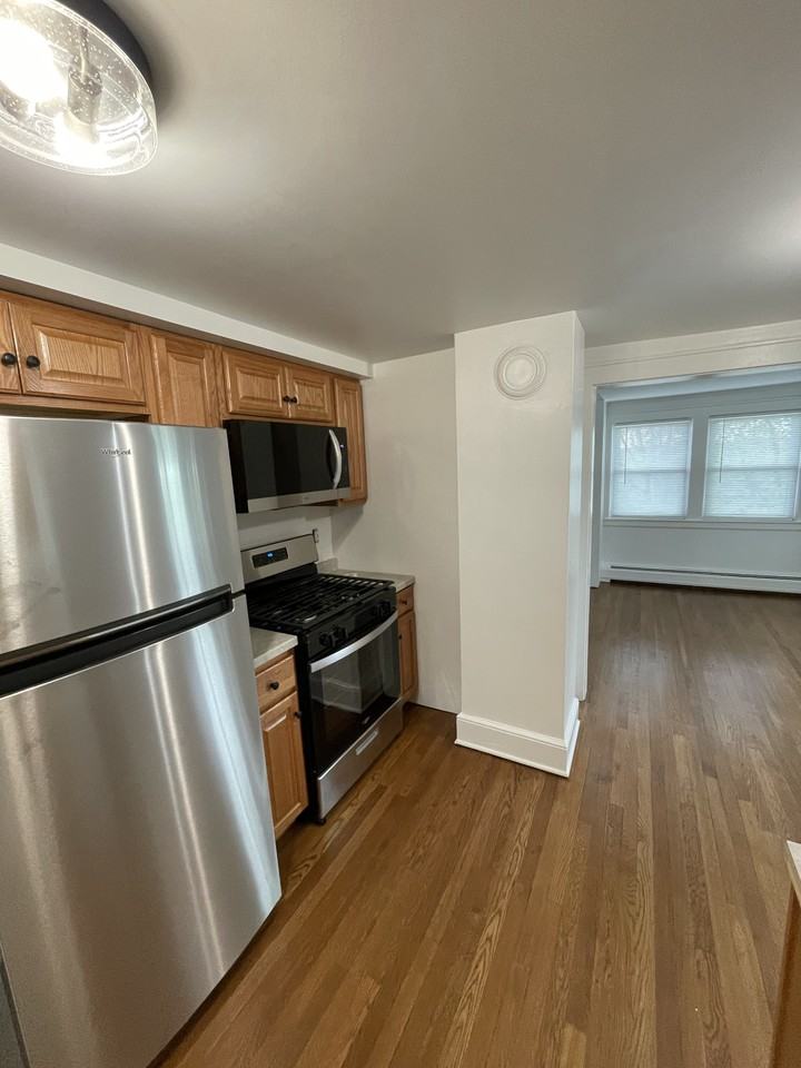 3 Grandview Ave #2 - Photo 3 of 7
