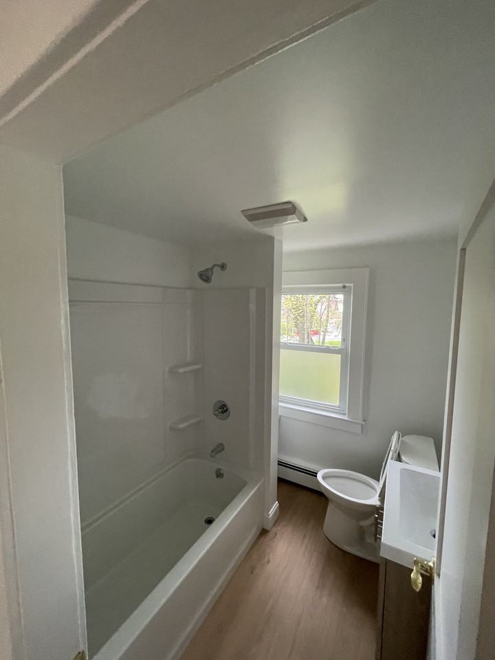 3 Grandview Ave #2 - Photo 5 of 7