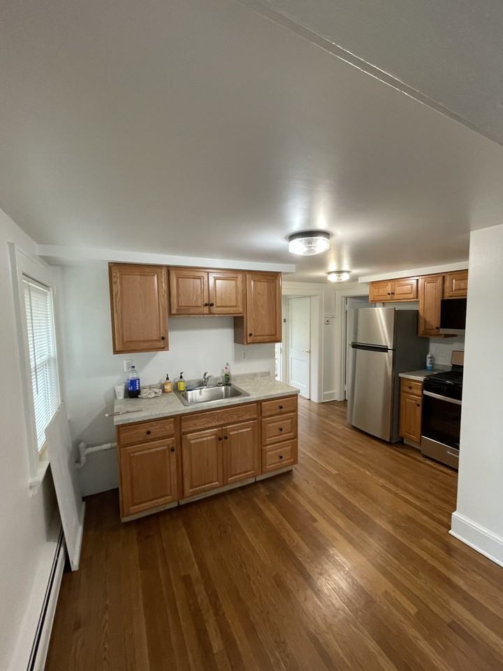3 Grandview Ave #2 - Photo 6 of 7