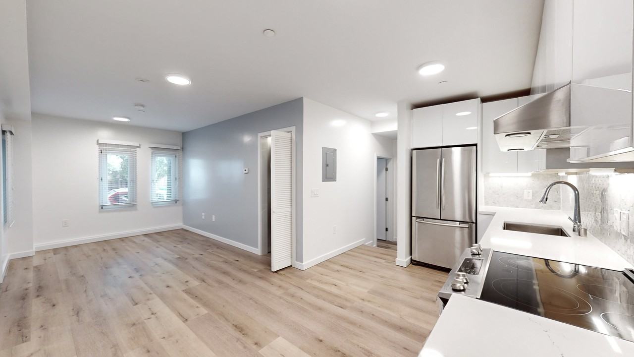 275 Grattan St #11 - Photo 7 of 21