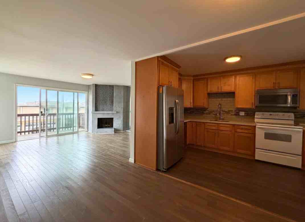 85 Corwin St #1 - Photo 3 of 9