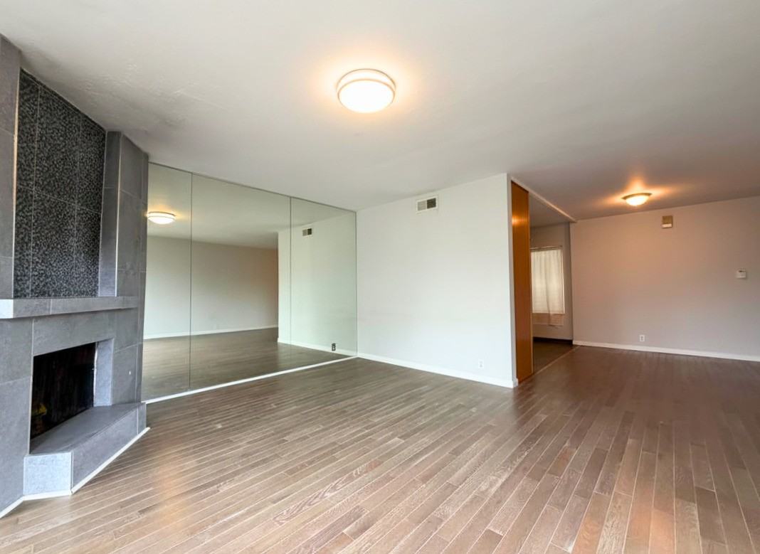 85 Corwin St #1 - Photo 4 of 9