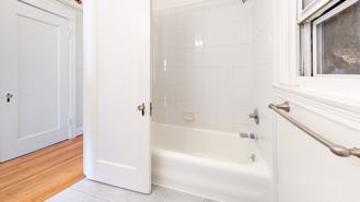 1935 Franklin St #402 - Photo 1 of 1