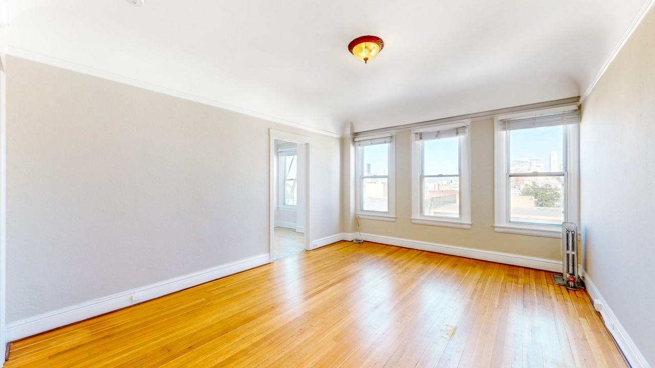 1935 Franklin St #402 - Photo 2 of 15