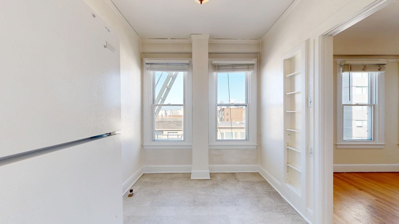 1935 Franklin St #402 - Photo 7 of 15
