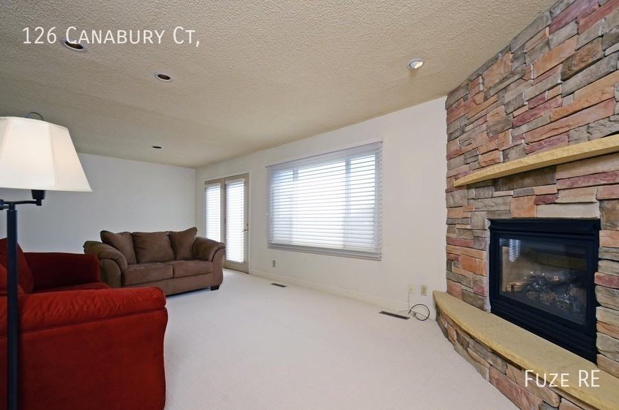 126 Canabury Ct - Photo 2 of 29