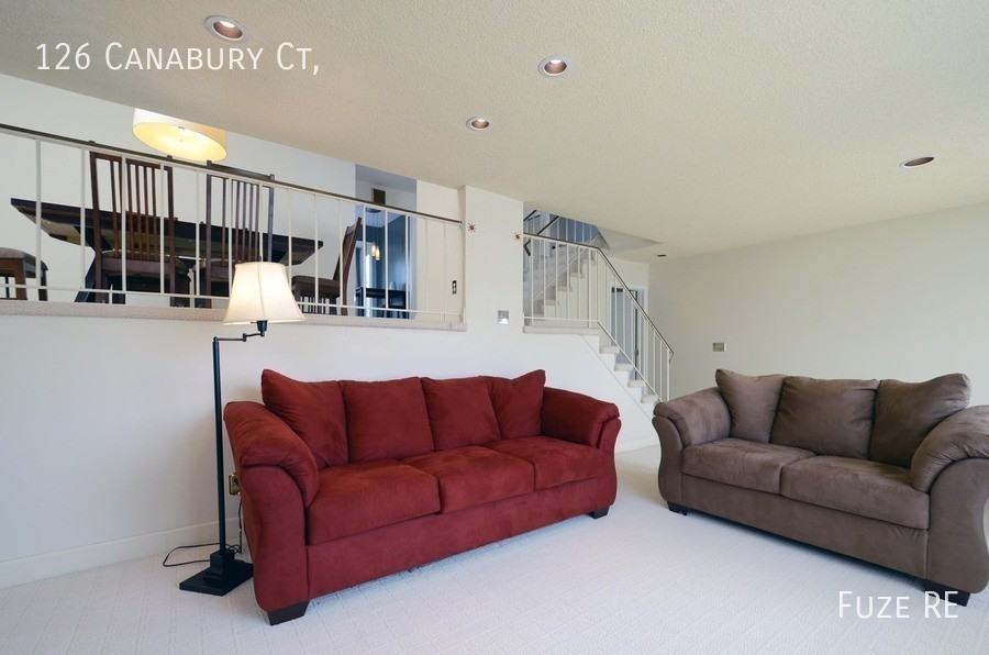 126 Canabury Ct - Photo 3 of 29