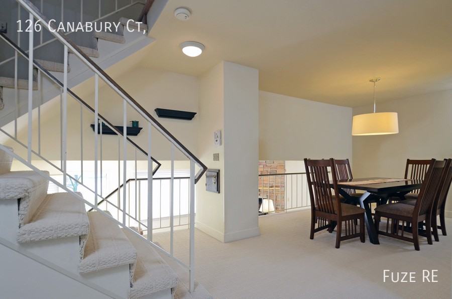 126 Canabury Ct - Photo 4 of 29