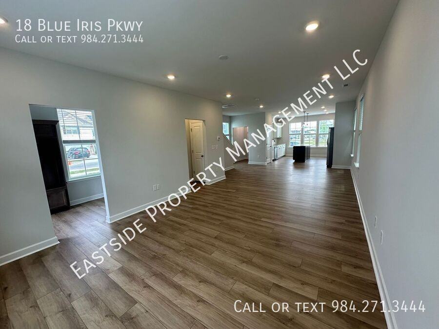 18 Blue Iris Pkwy - Photo 4 of 29