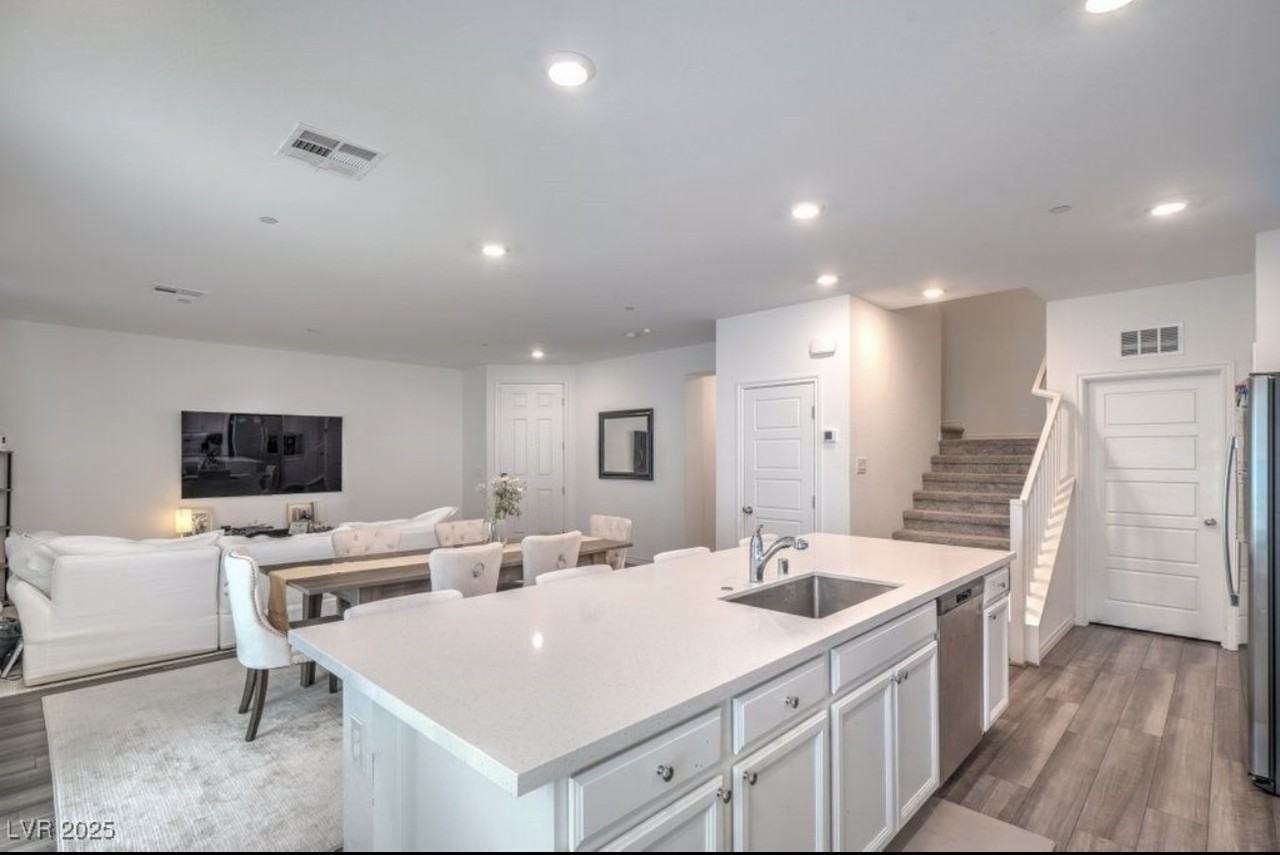 7318 N Decatur Blvd #4 - Photo 4 of 44