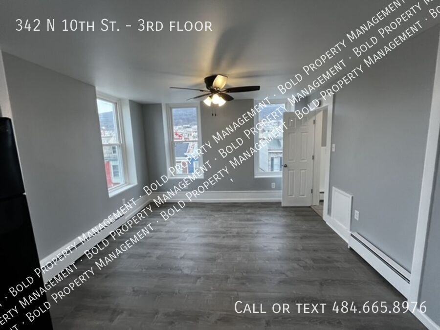 342 N 10th St #3rdFL - Photo 2 of 7