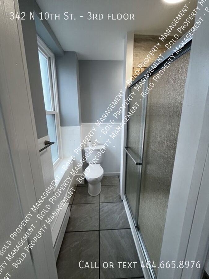 342 N 10th St #3rdFL - Photo 3 of 7