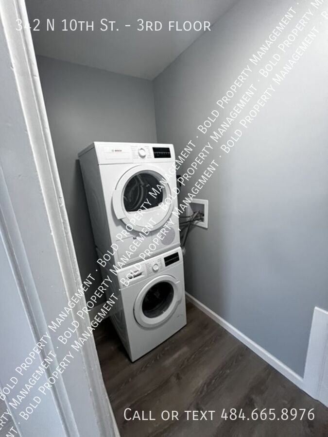 342 N 10th St #3rdFL - Photo 6 of 7
