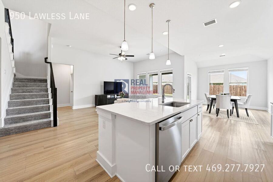 950 Lawless Ln - Photo 5 of 39
