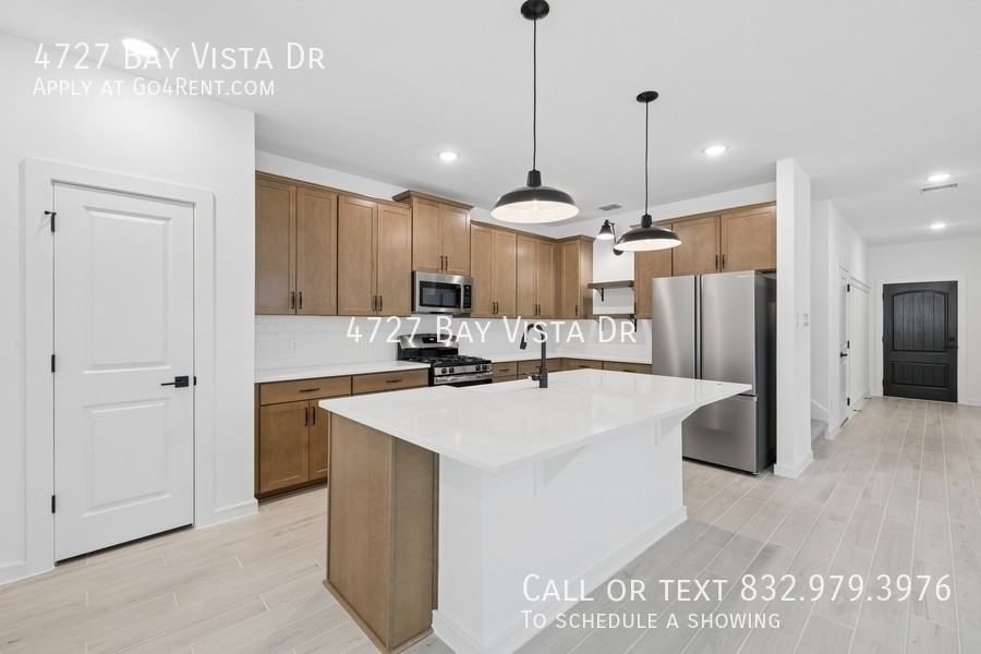 4727 Bay Vista Dr - Photo 5 of 34