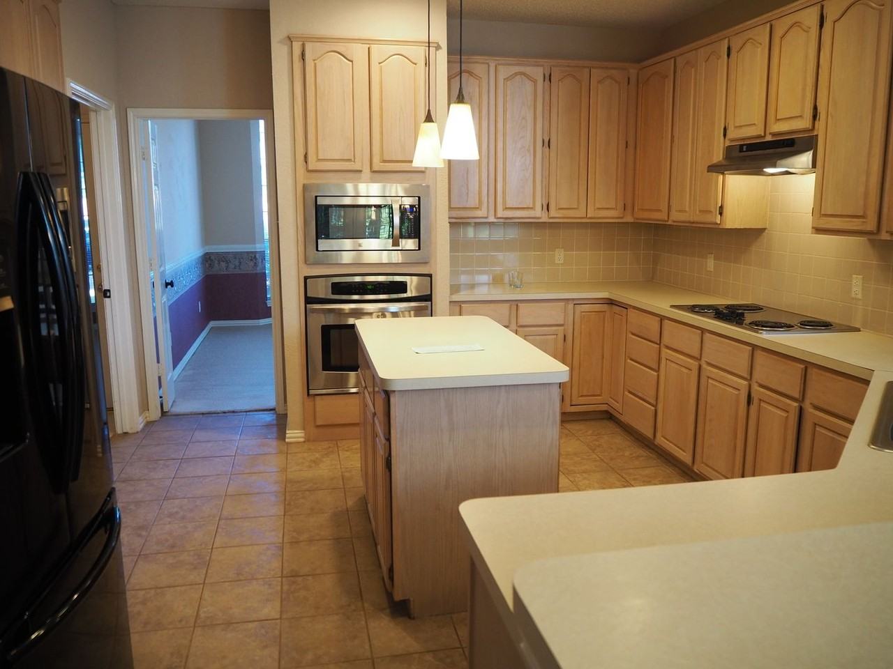 2105 Friar Ct - Photo 5 of 29
