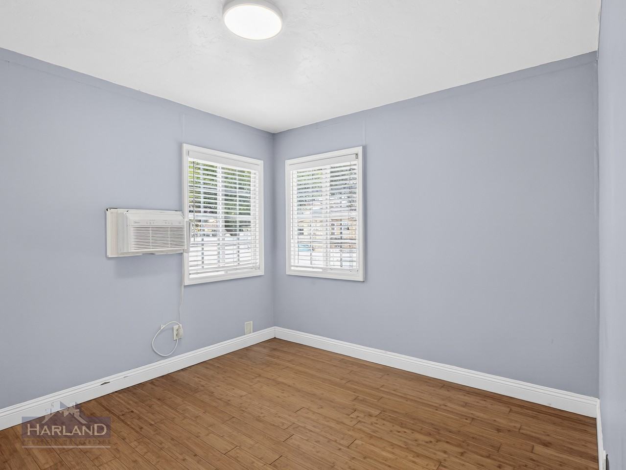 4190 Estrella Ave - Photo 4 of 8