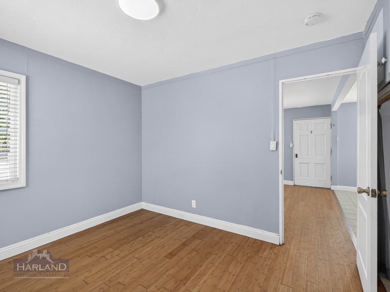 4190 Estrella Ave - Photo 5 of 8