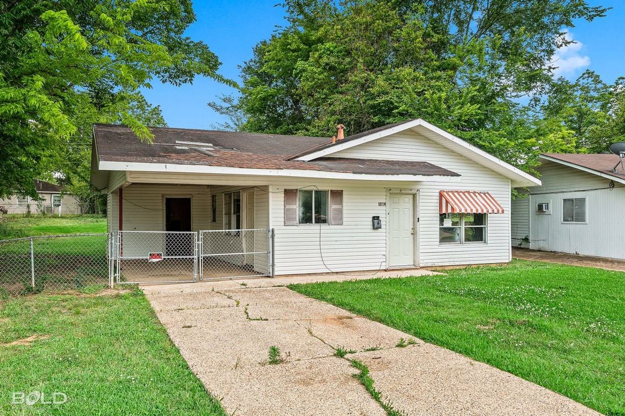 8413 David Dr - Photo 3 of 4