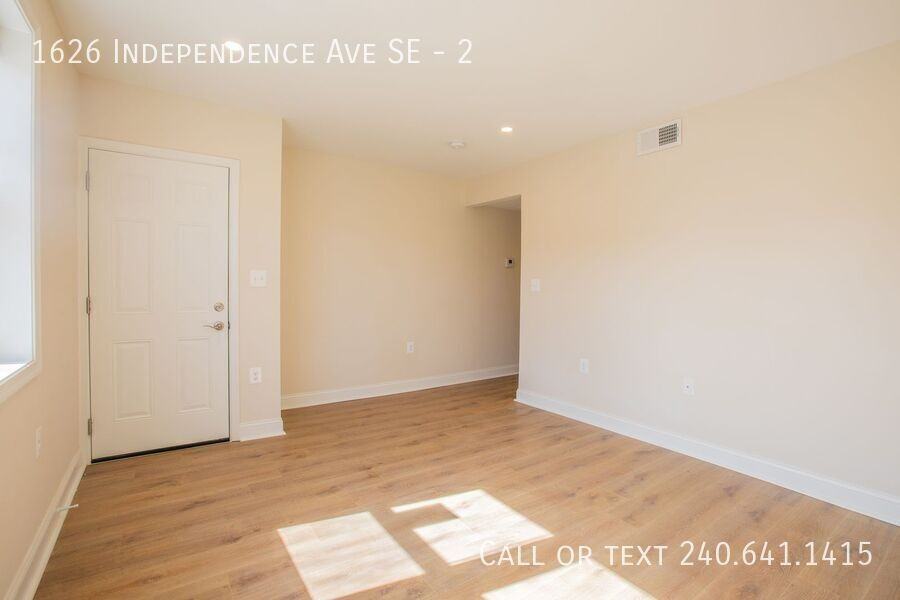 1626 Independence Ave Se #2 - Photo 7 of 20