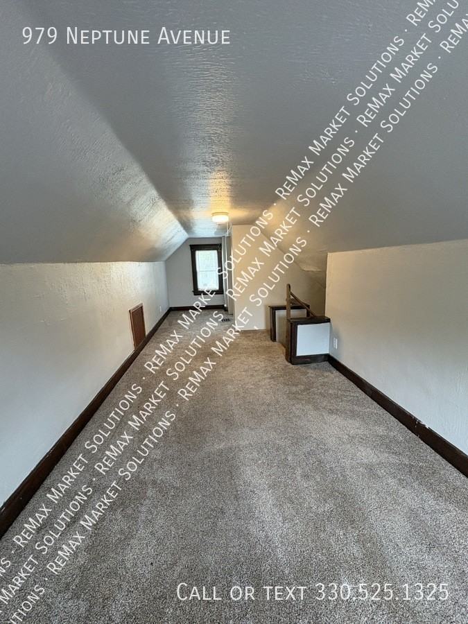 979 Neptune Ave - Photo 7 of 27