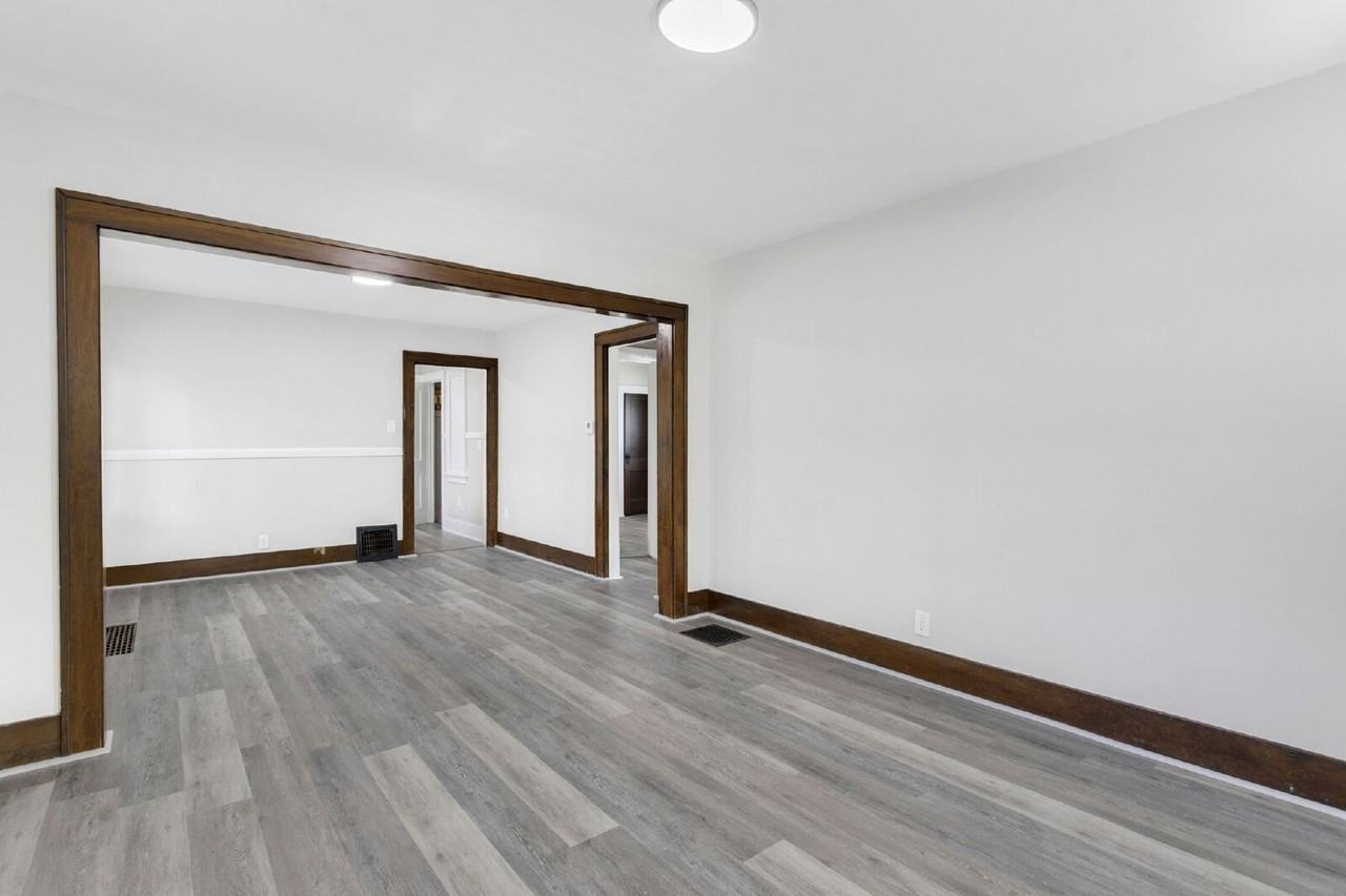 737 S 30th St - Photo 5 of 19