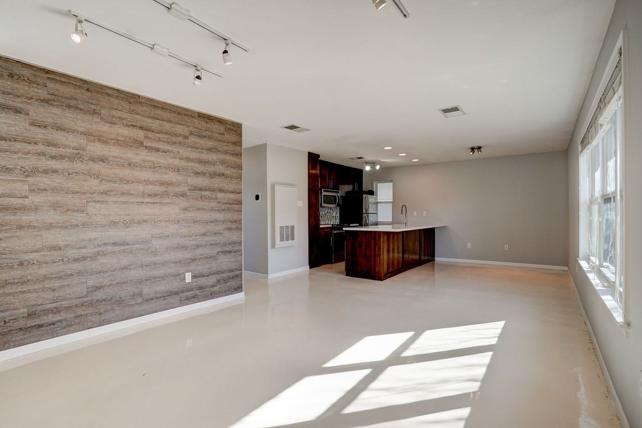 2450 Ashdale Dr #D - Photo 4 of 27