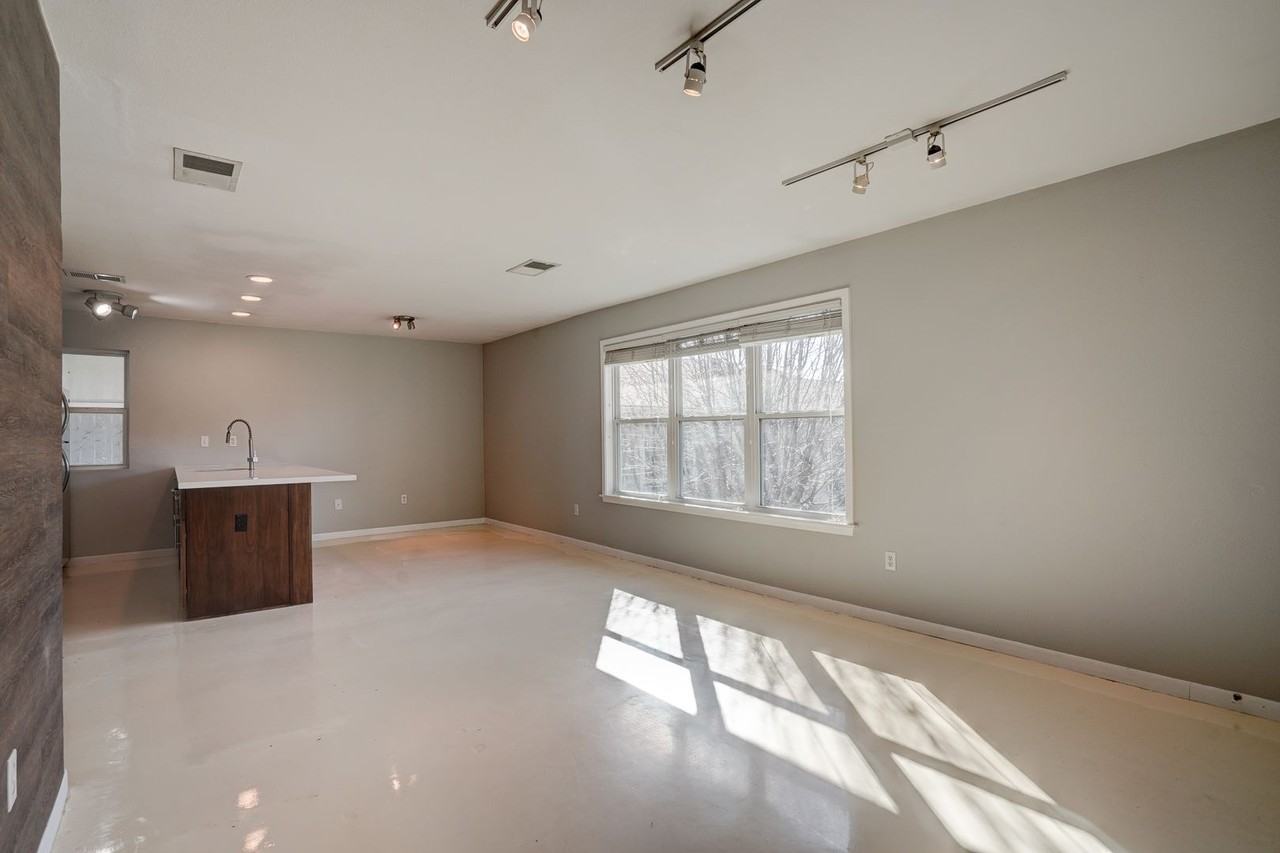 2450 Ashdale Dr #D - Photo 5 of 27