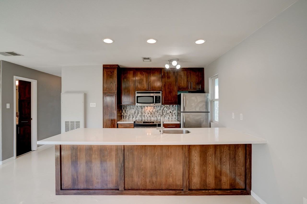 2450 Ashdale Dr #D - Photo 7 of 27