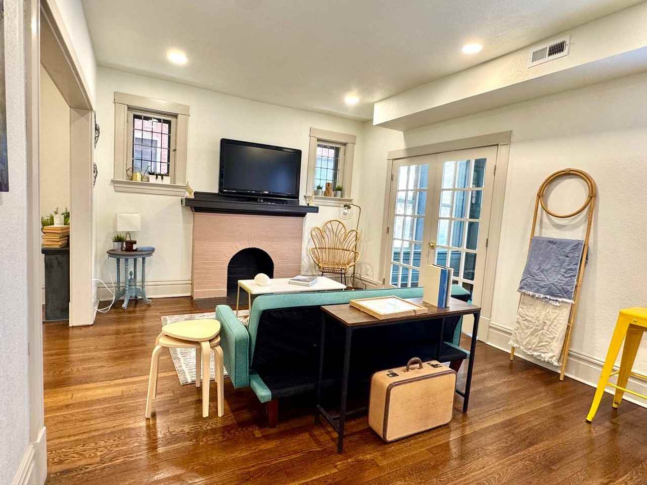 4176 Russell Blvd #2W - Photo 5 of 10