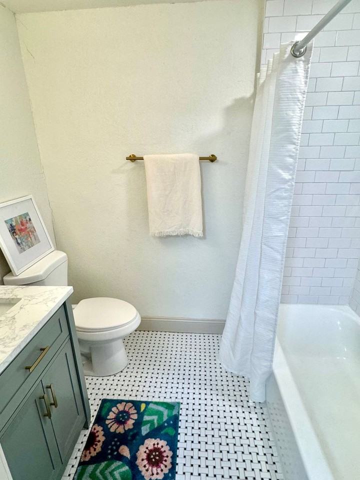 4176 Russell Blvd #2W - Photo 7 of 10