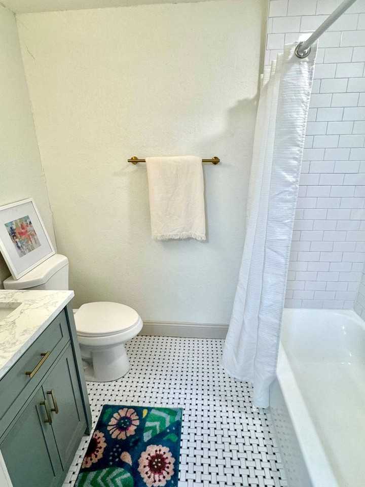 4176 Russell Blvd #2E - Photo 6 of 10