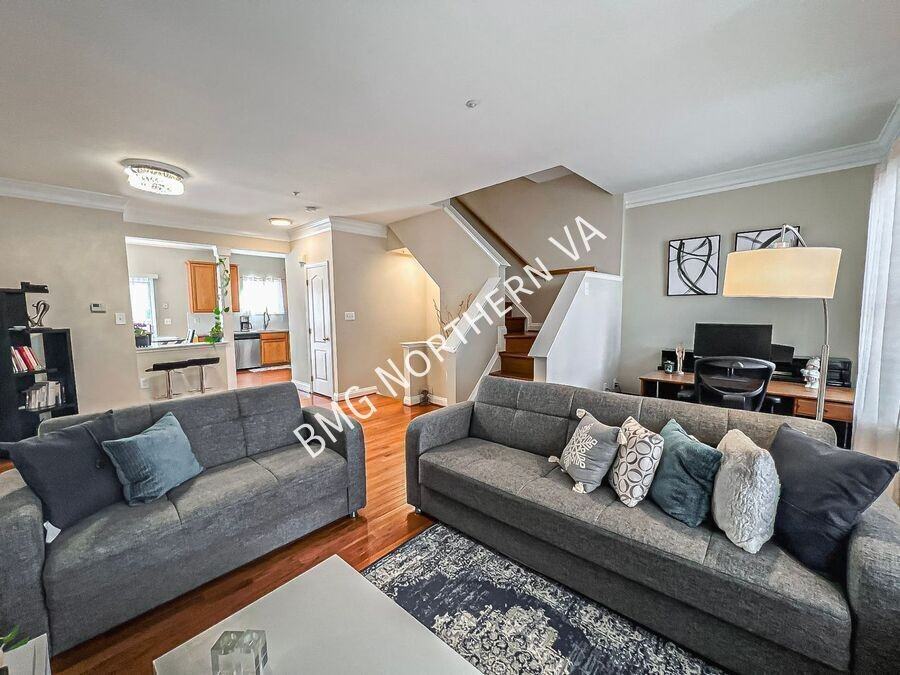 110 Cahill Dr - Photo 2 of 27