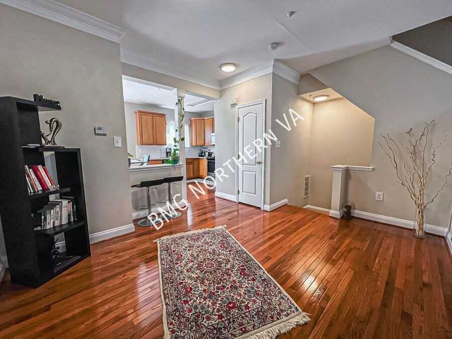 110 Cahill Dr - Photo 4 of 27