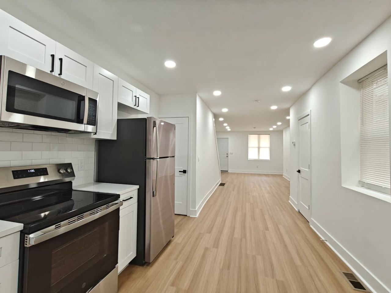 143 N Conestoga St - Photo 4 of 12