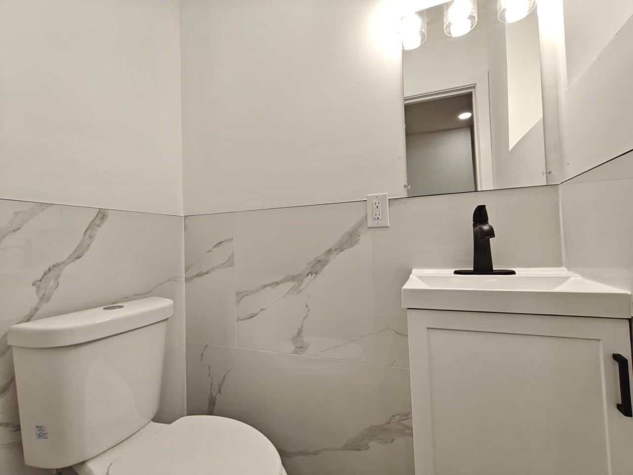 143 N Conestoga St - Photo 5 of 12