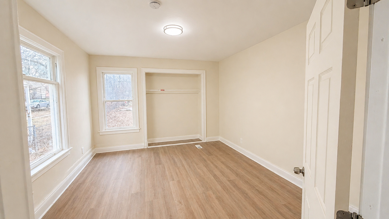 3037 N 1st St - Photo 4 of 7