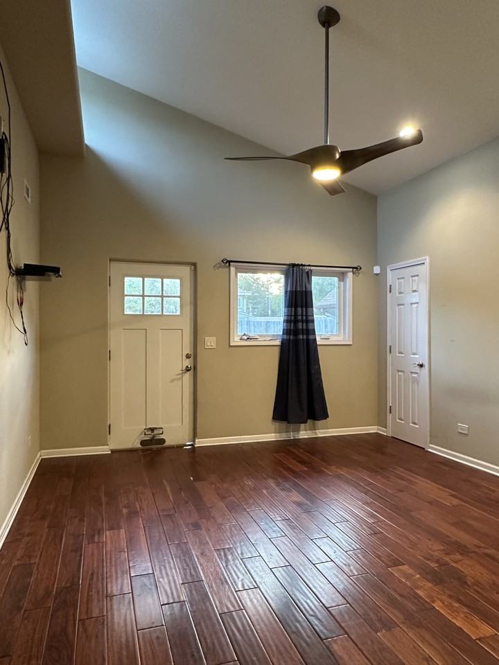 409 S Commonwealth Ave #NA - Photo 3 of 18