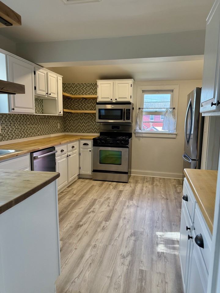 1429 Center St W #NA - Photo 4 of 22