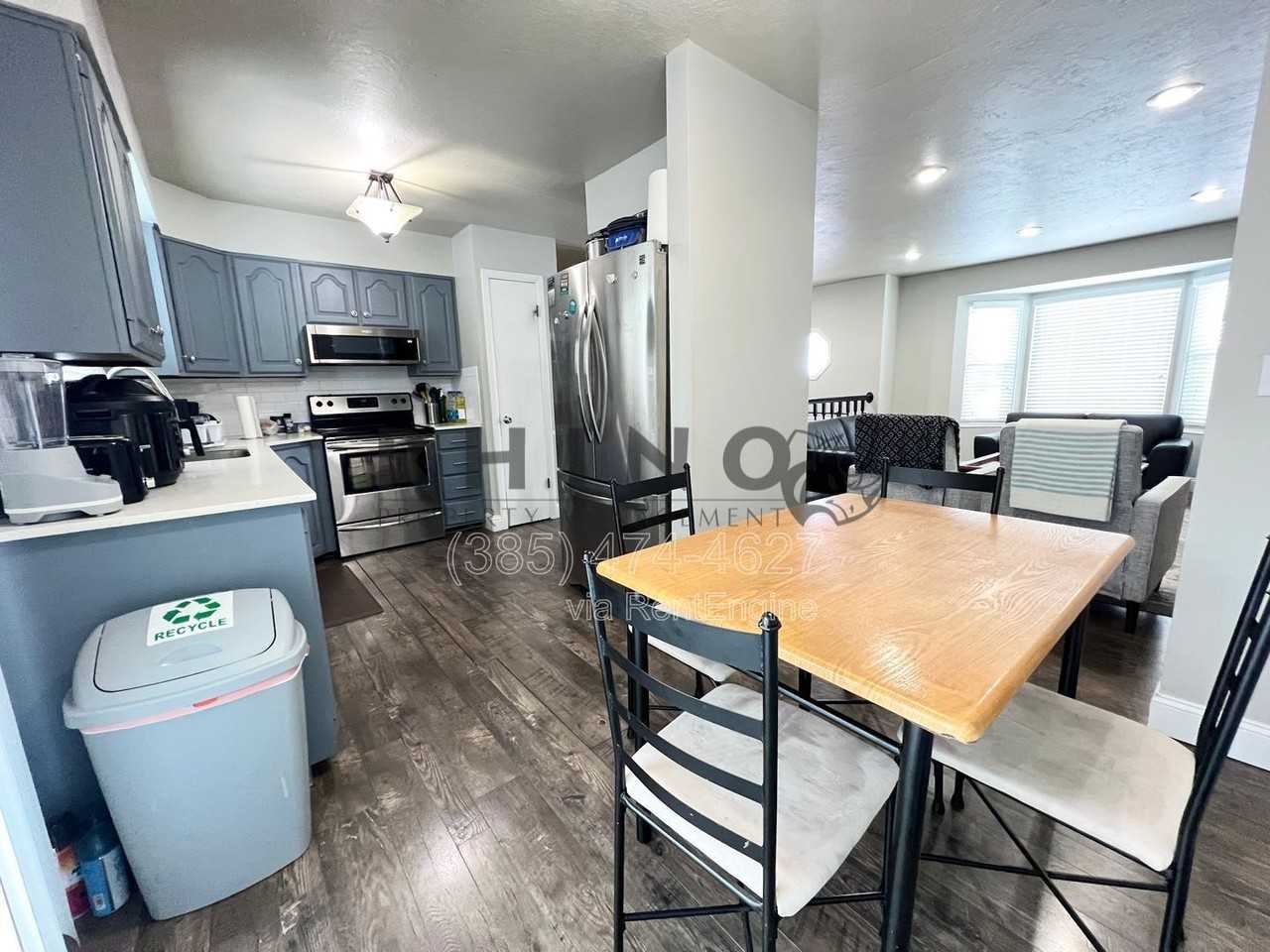 5658 Village Way - Photo 5 of 9