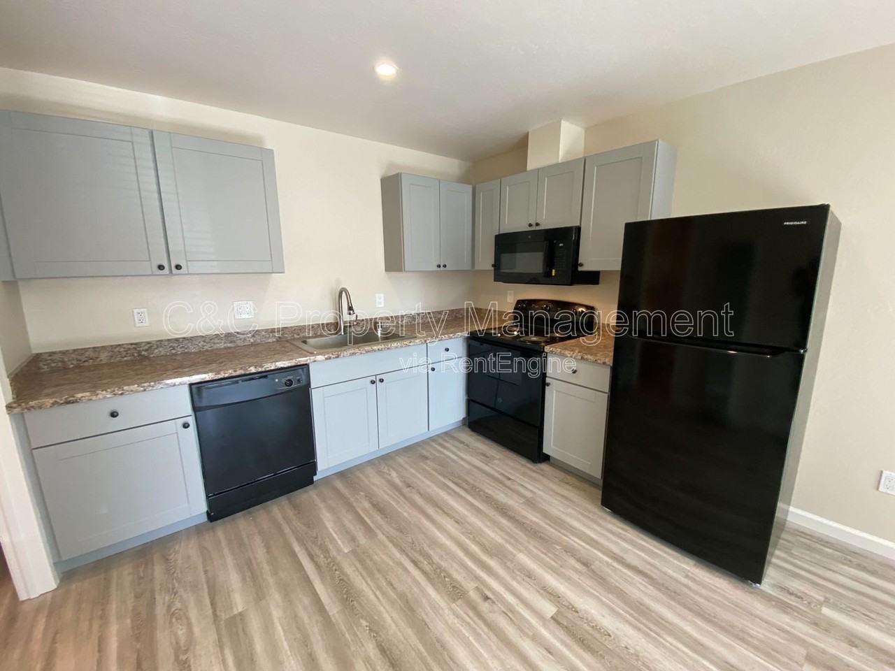 1343 Mingo Ave #B - Photo 3 of 6