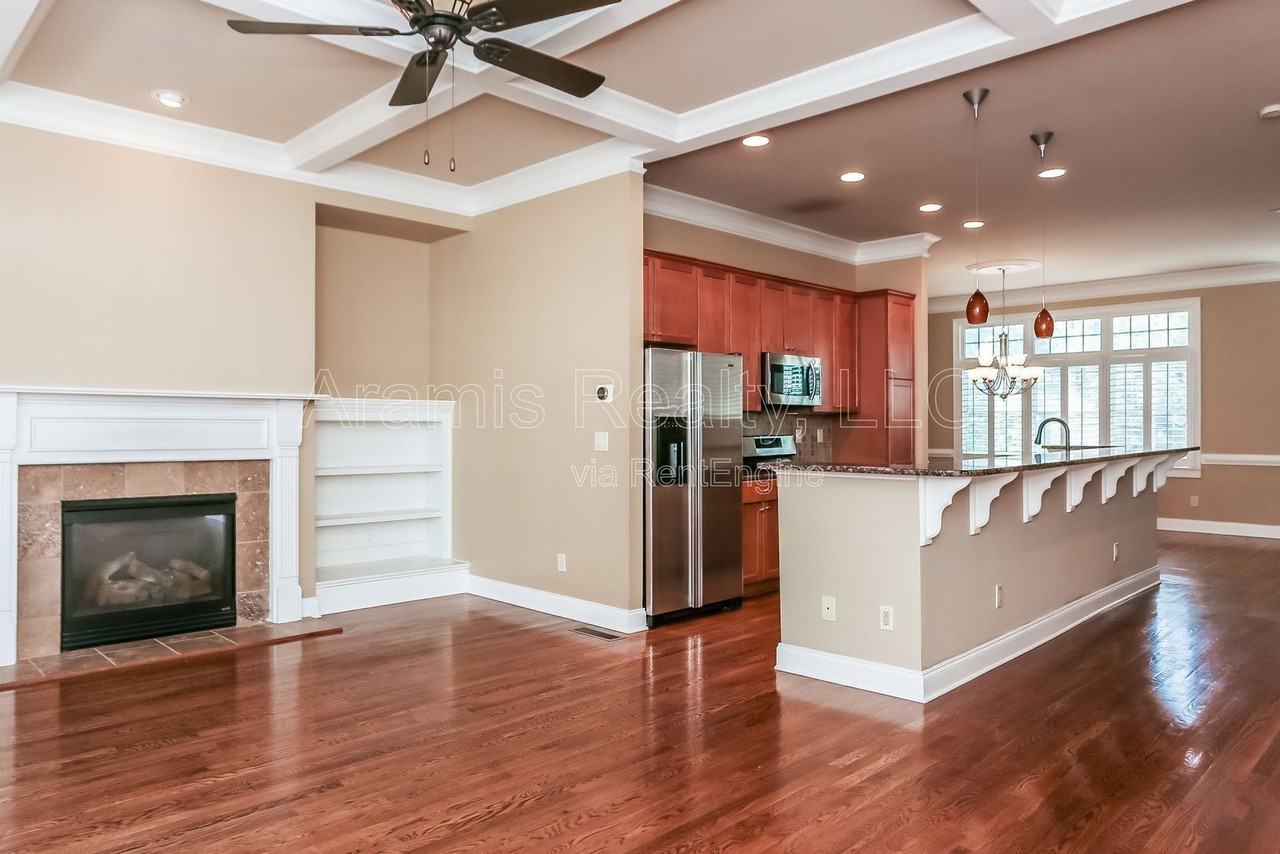 1258 Dekalb Ave Ne - Photo 4 of 20