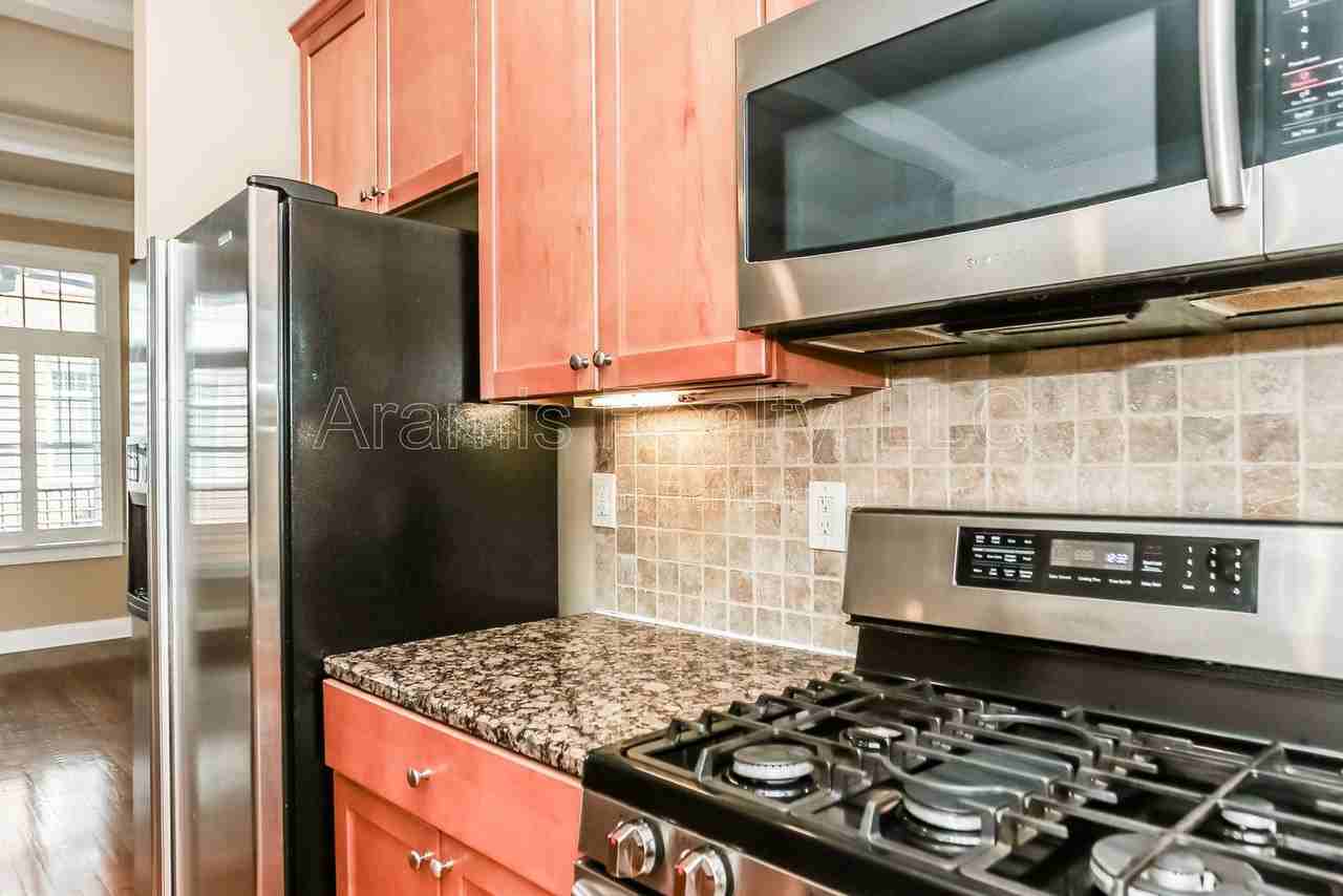 1258 Dekalb Ave Ne - Photo 7 of 20
