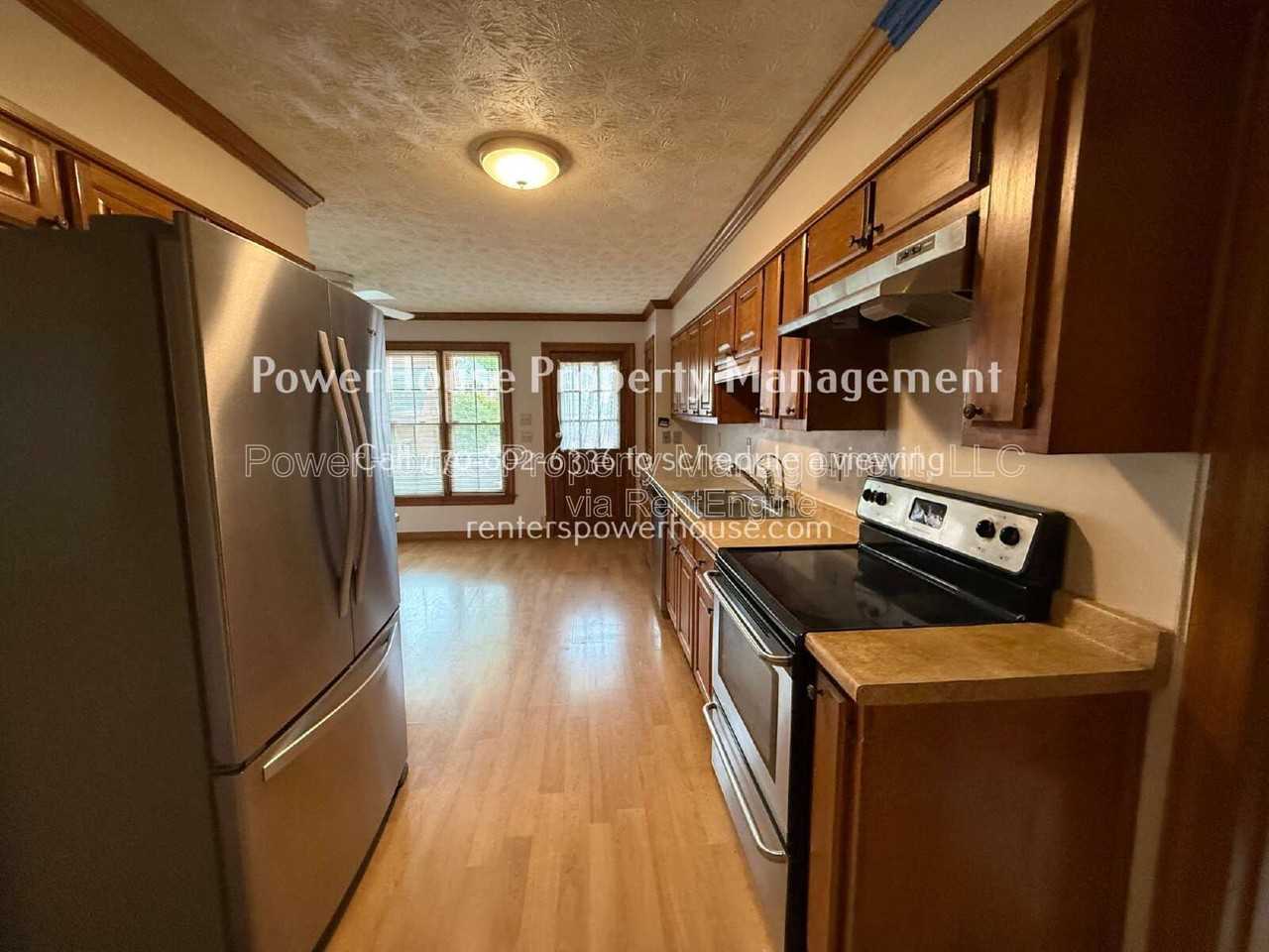 3209 Henderson Walk - Photo 4 of 43