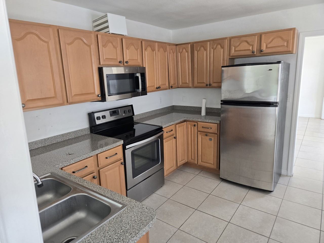 530 Freeport Ave N #1 - Photo 3 of 11