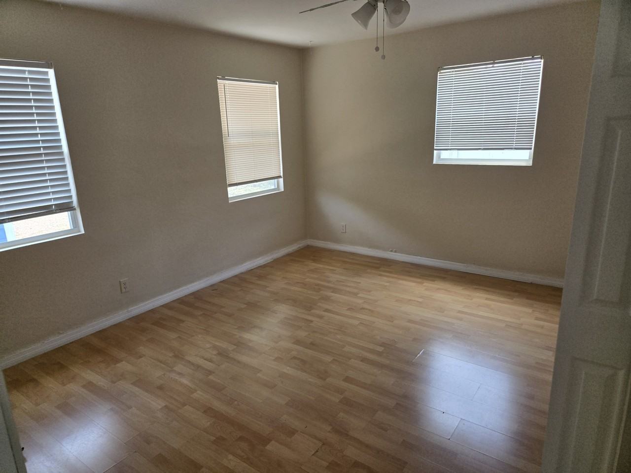 530 Freeport Ave N #1 - Photo 4 of 11