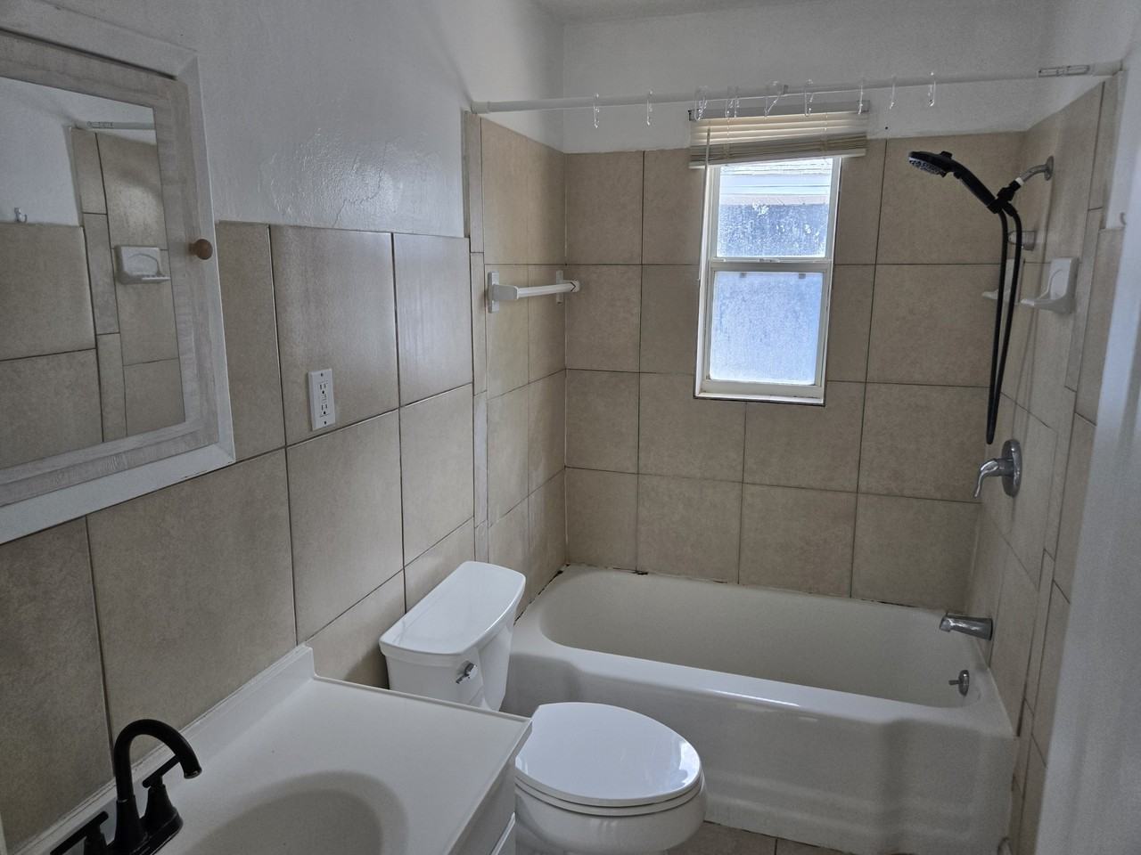 530 Freeport Ave N #1 - Photo 5 of 11
