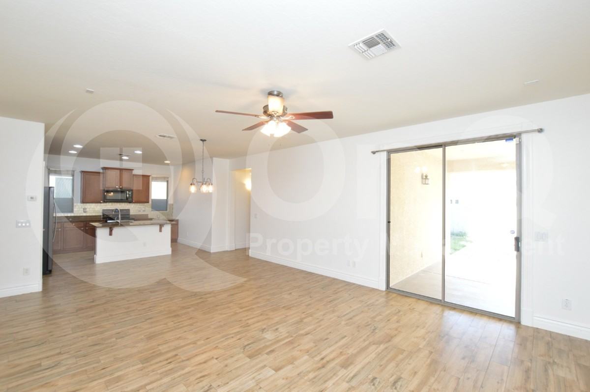 3889 S Vineyard Ave - Photo 6 of 30