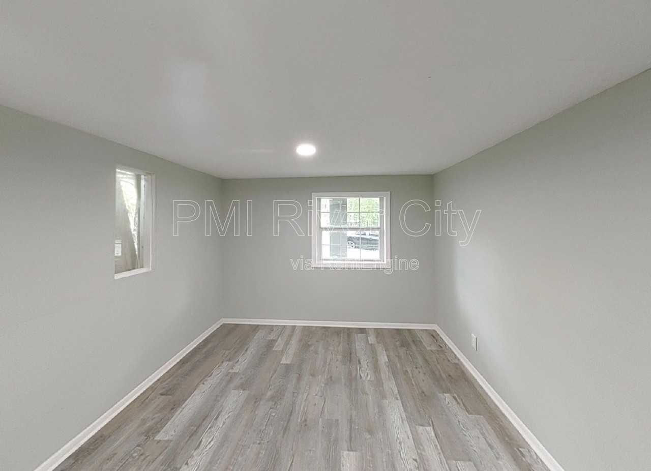 1867 W 41st St - Photo 4 of 18